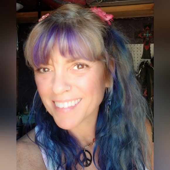 Meet your Posher, Tina - Picture 3 of 4